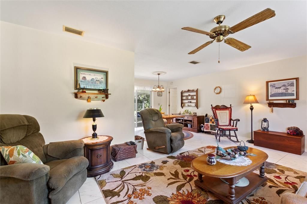 For Sale: $340,000 (3 beds, 2 baths, 1741 Square Feet)