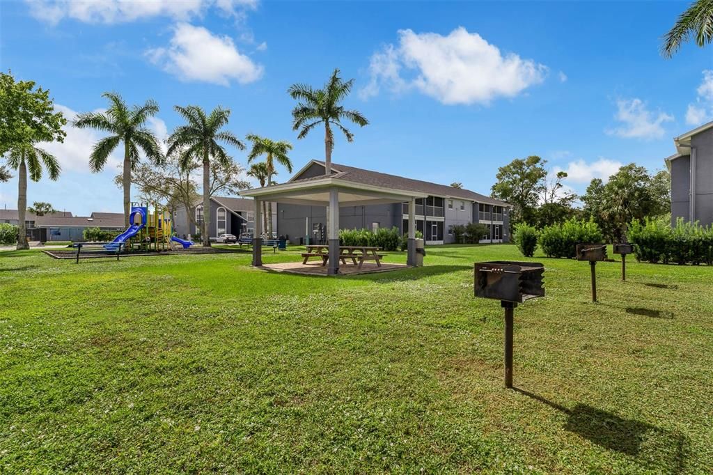 Active With Contract: $140,000 (2 beds, 2 baths, 1006 Square Feet)