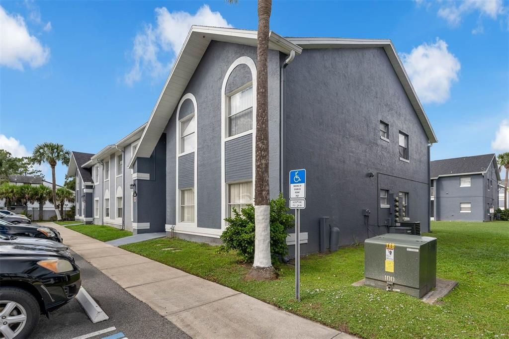 Active With Contract: $140,000 (2 beds, 2 baths, 1006 Square Feet)