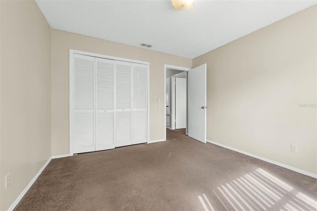 Active With Contract: $140,000 (2 beds, 2 baths, 1006 Square Feet)