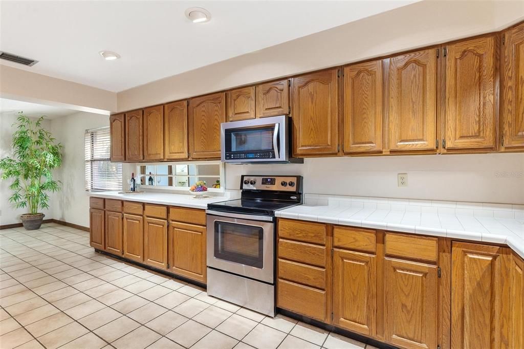 待售: $439,000 (3 贝兹, 2 浴室, 2027 平方英尺)