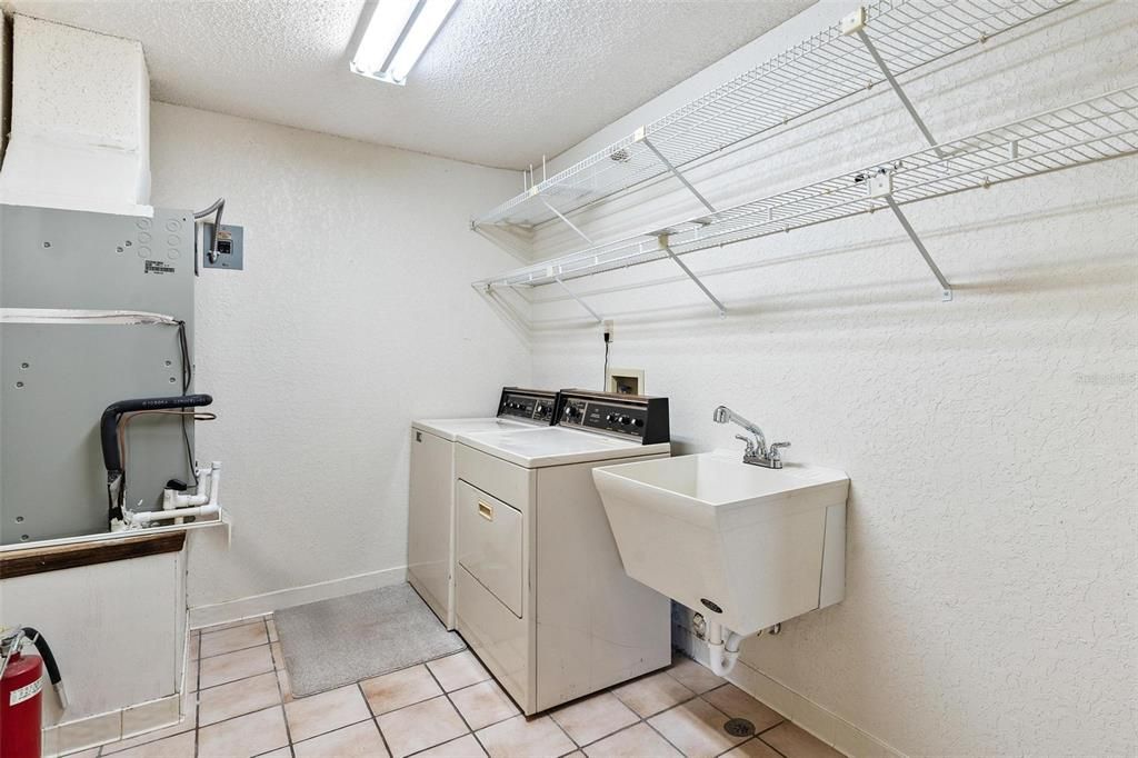 待售: $439,000 (3 贝兹, 2 浴室, 2027 平方英尺)