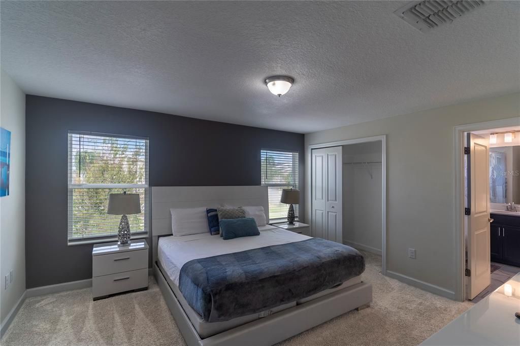 На продажу: $449,800 (4 спален, 3 ванн, 1914 Квадратных фут)