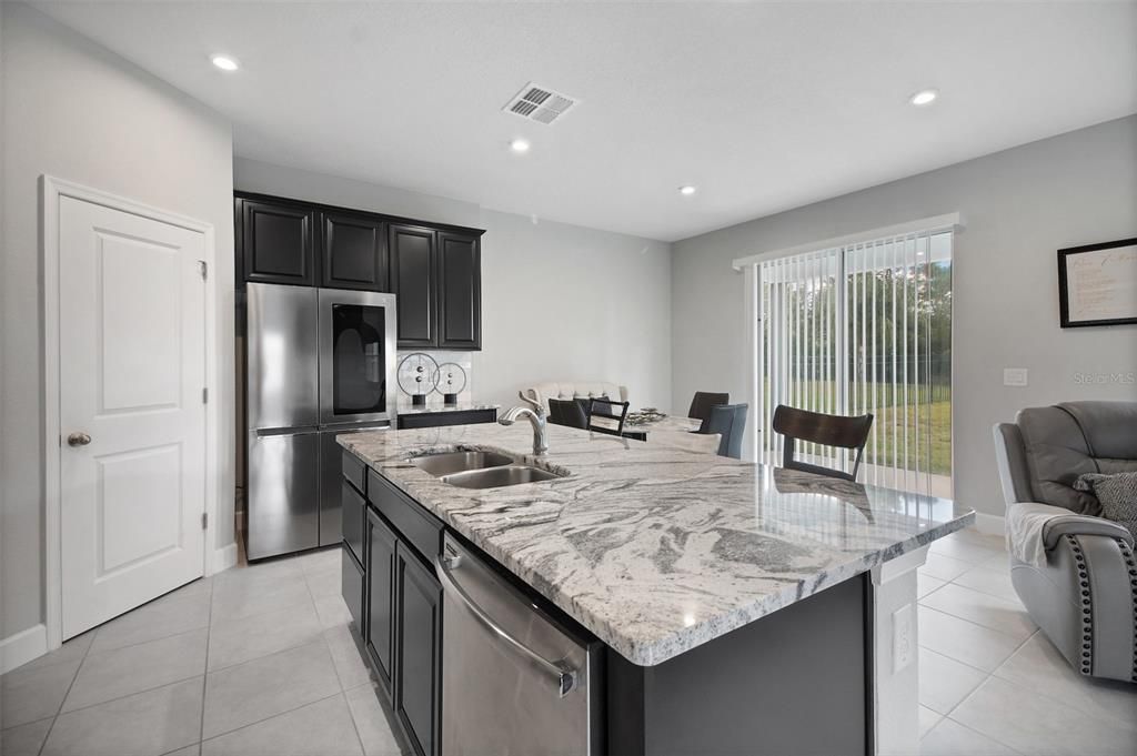 待售: $355,000 (3 贝兹, 2 浴室, 1909 平方英尺)