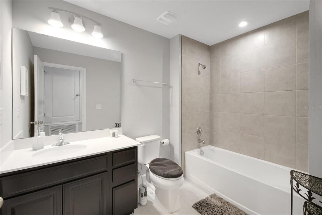 待售: $355,000 (3 贝兹, 2 浴室, 1909 平方英尺)