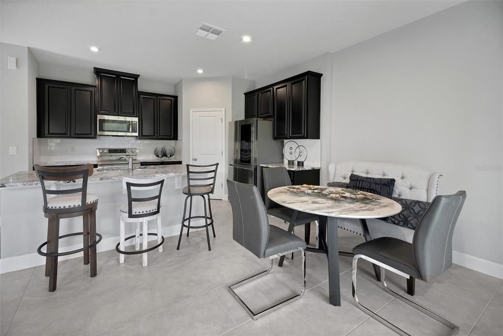 待售: $355,000 (3 贝兹, 2 浴室, 1909 平方英尺)