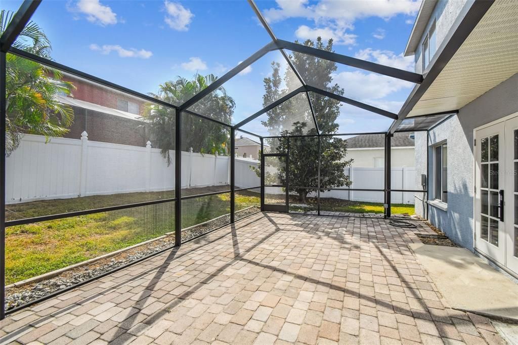 For Sale: $439,900 (6 beds, 2 baths, 3035 Square Feet)