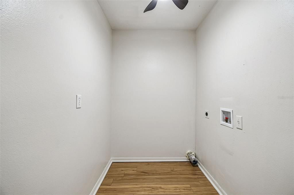 For Sale: $439,900 (6 beds, 2 baths, 3035 Square Feet)