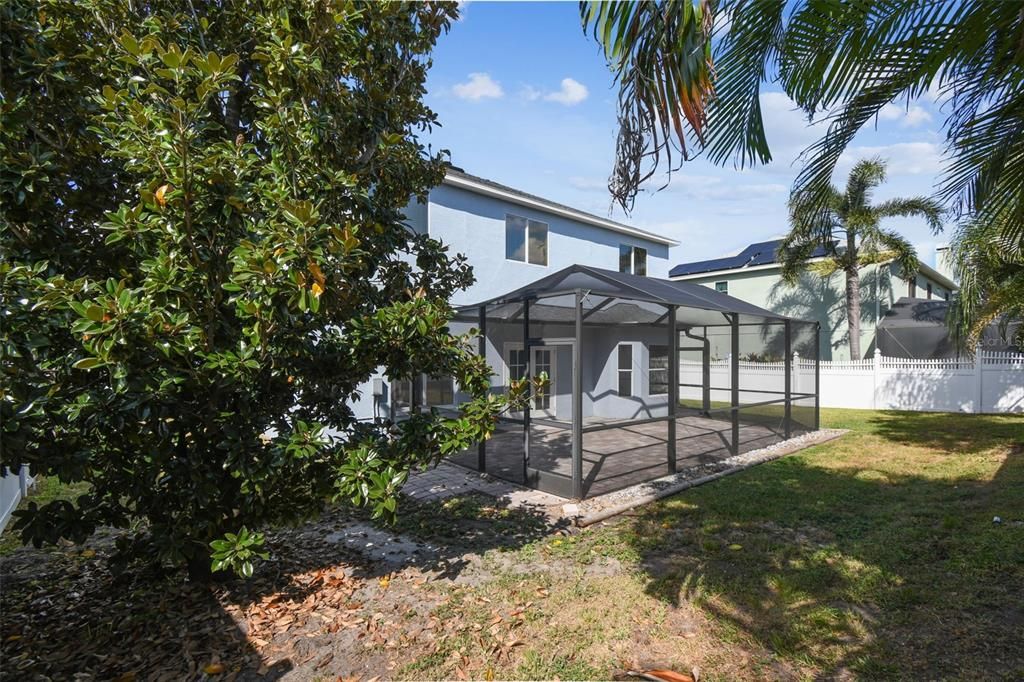 For Sale: $439,900 (6 beds, 2 baths, 3035 Square Feet)