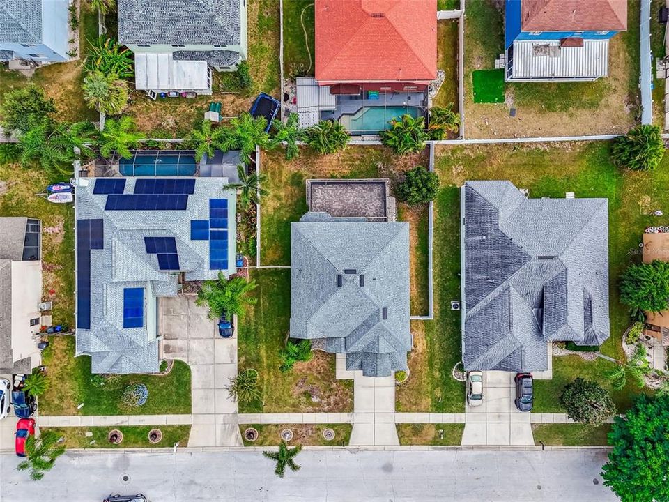 For Sale: $439,900 (6 beds, 2 baths, 3035 Square Feet)