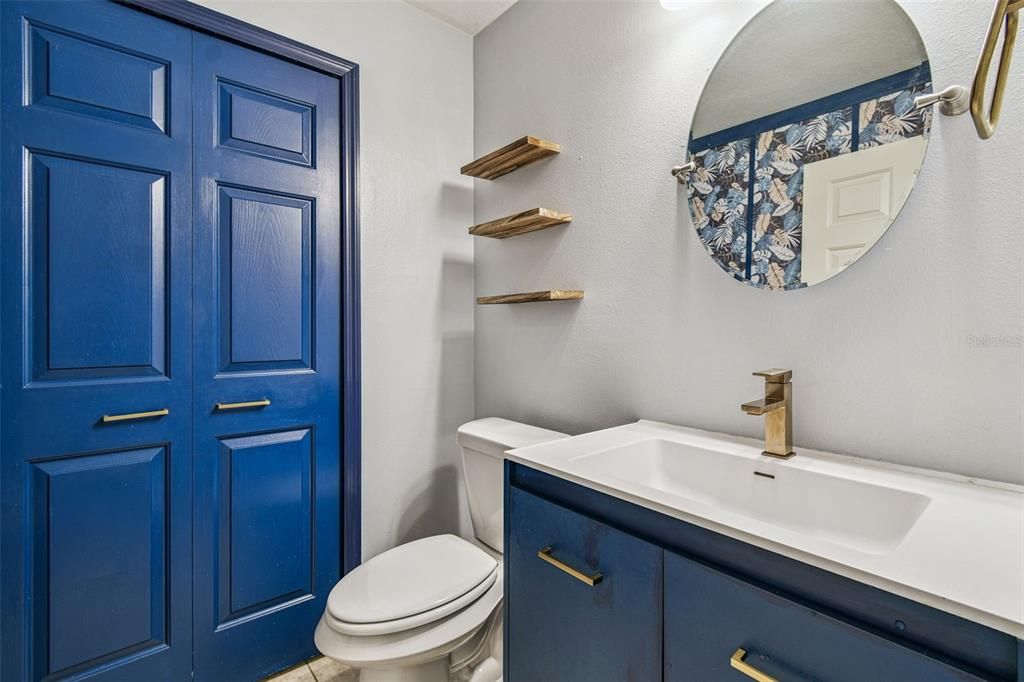 For Sale: $439,900 (6 beds, 2 baths, 3035 Square Feet)