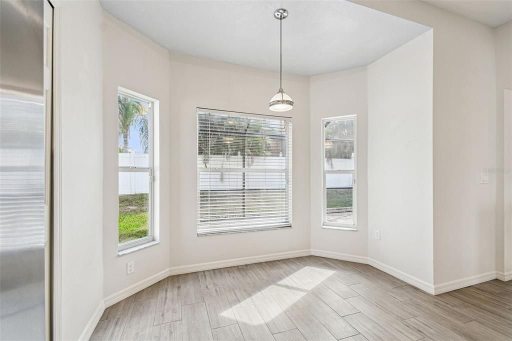 For Sale: $439,900 (6 beds, 2 baths, 3035 Square Feet)