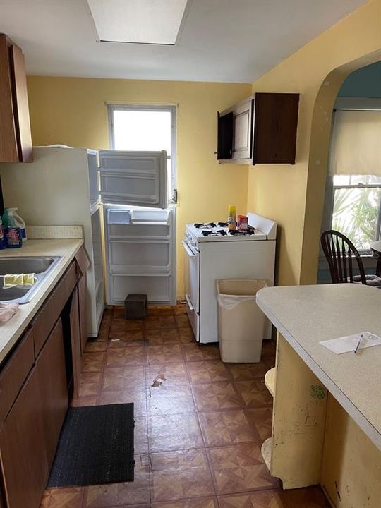 待售: $199,900 (3 贝兹, 1 浴室, 936 平方英尺)