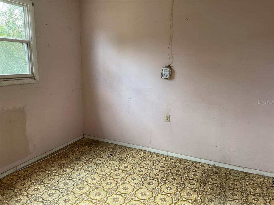 待售: $199,900 (3 贝兹, 1 浴室, 936 平方英尺)