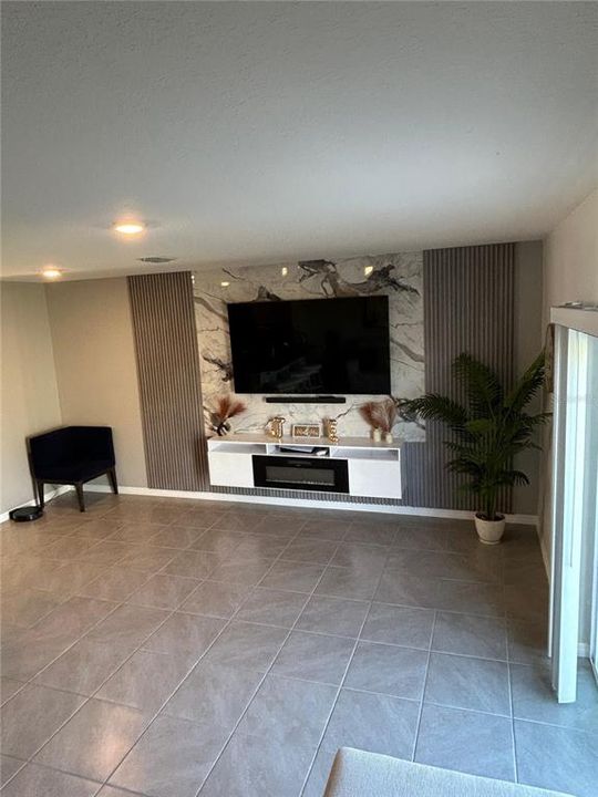 For Sale: $300,000 (3 beds, 2 baths, 1464 Square Feet)