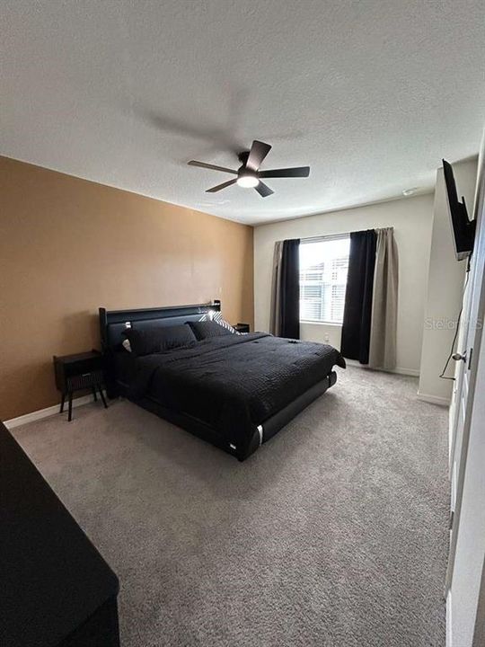 For Sale: $300,000 (3 beds, 2 baths, 1464 Square Feet)