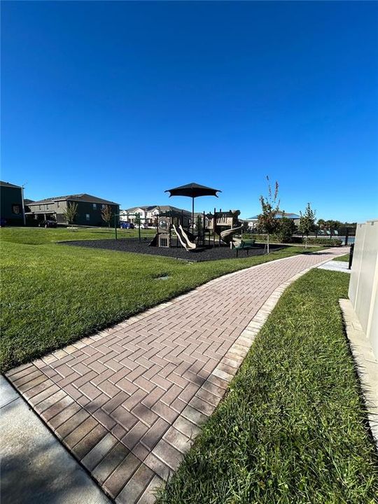 For Sale: $300,000 (3 beds, 2 baths, 1464 Square Feet)