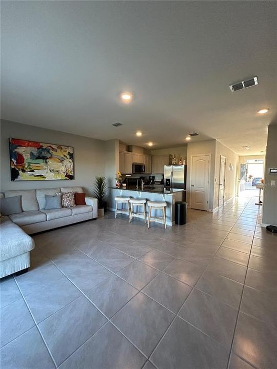 For Sale: $300,000 (3 beds, 2 baths, 1464 Square Feet)