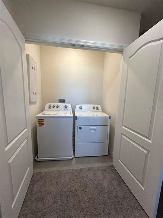 For Sale: $300,000 (3 beds, 2 baths, 1464 Square Feet)