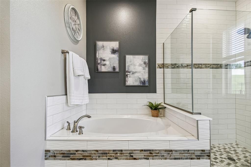 待售: $645,000 (4 贝兹, 4 浴室, 2958 平方英尺)