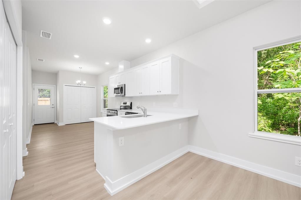 For Sale: $234,750 (3 beds, 2 baths, 1089 Square Feet)