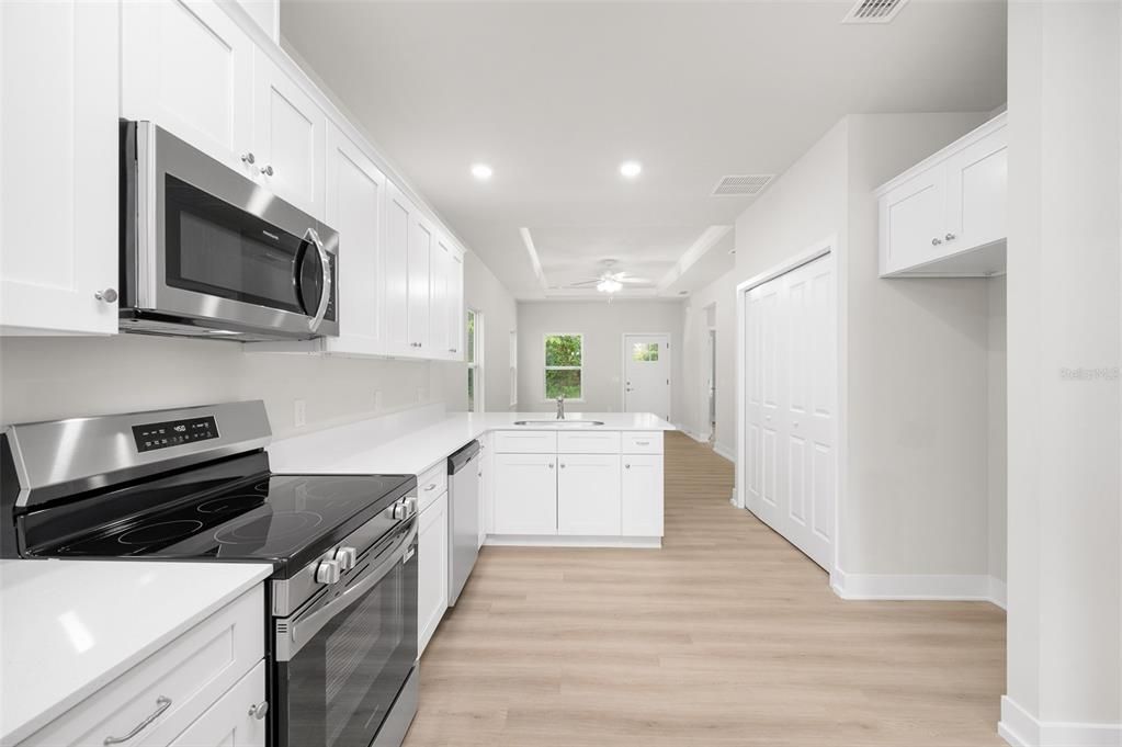 For Sale: $234,750 (3 beds, 2 baths, 1089 Square Feet)