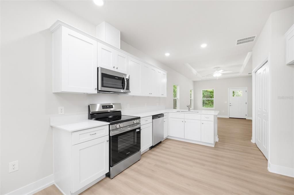 For Sale: $234,750 (3 beds, 2 baths, 1089 Square Feet)