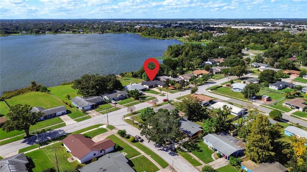 合同活跃: $449,900 (4 贝兹, 2 浴室, 1718 平方英尺)