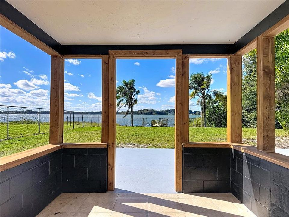 合同活跃: $449,900 (4 贝兹, 2 浴室, 1718 平方英尺)