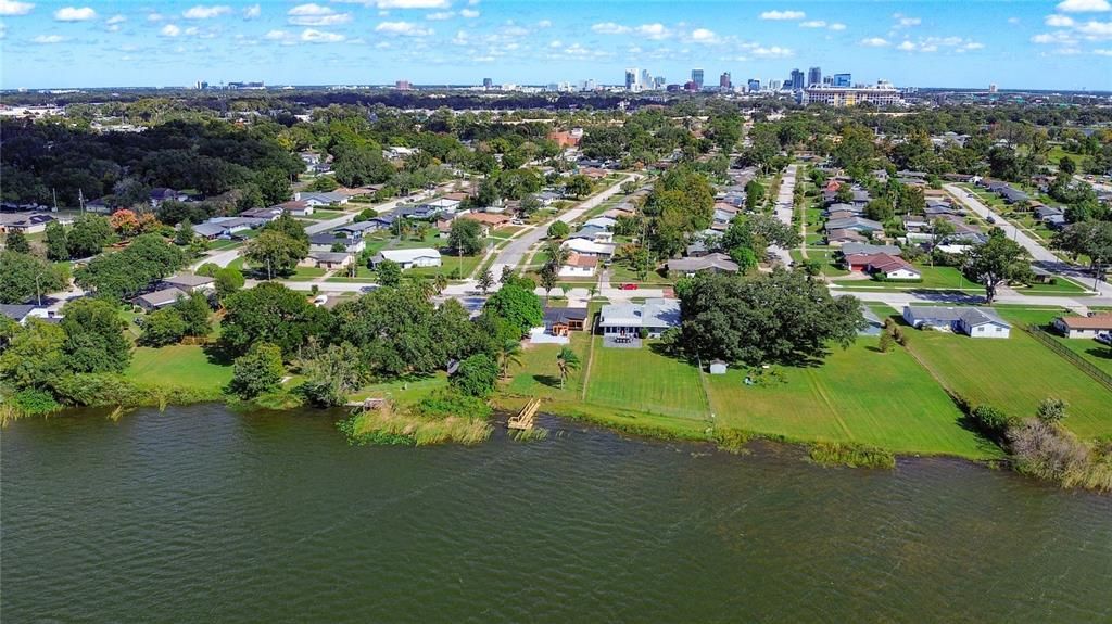 合同活跃: $449,900 (4 贝兹, 2 浴室, 1718 平方英尺)