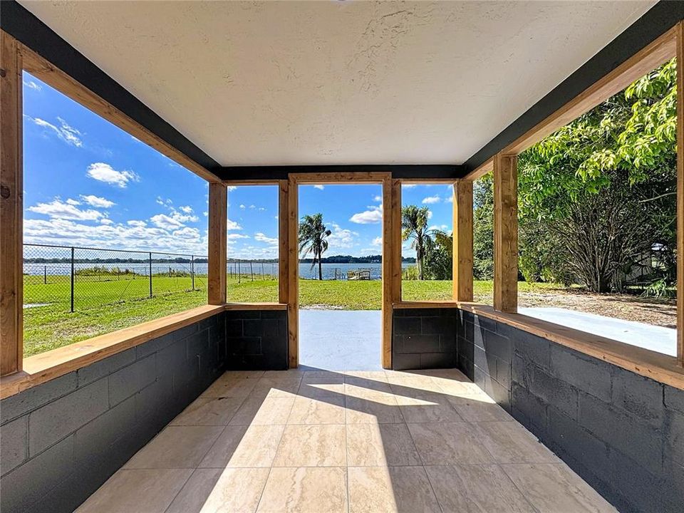 合同活跃: $449,900 (4 贝兹, 2 浴室, 1718 平方英尺)