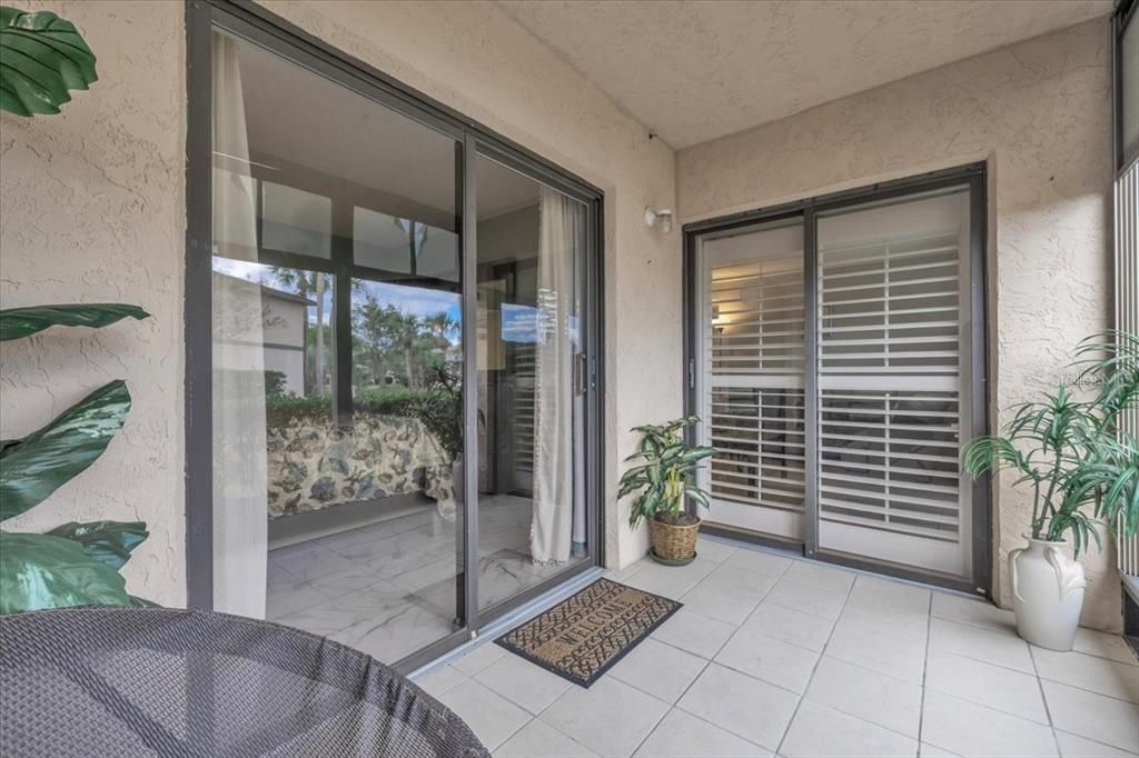 Под контрактом: $160,000 (2 спален, 2 ванн, 838 Квадратных фут)