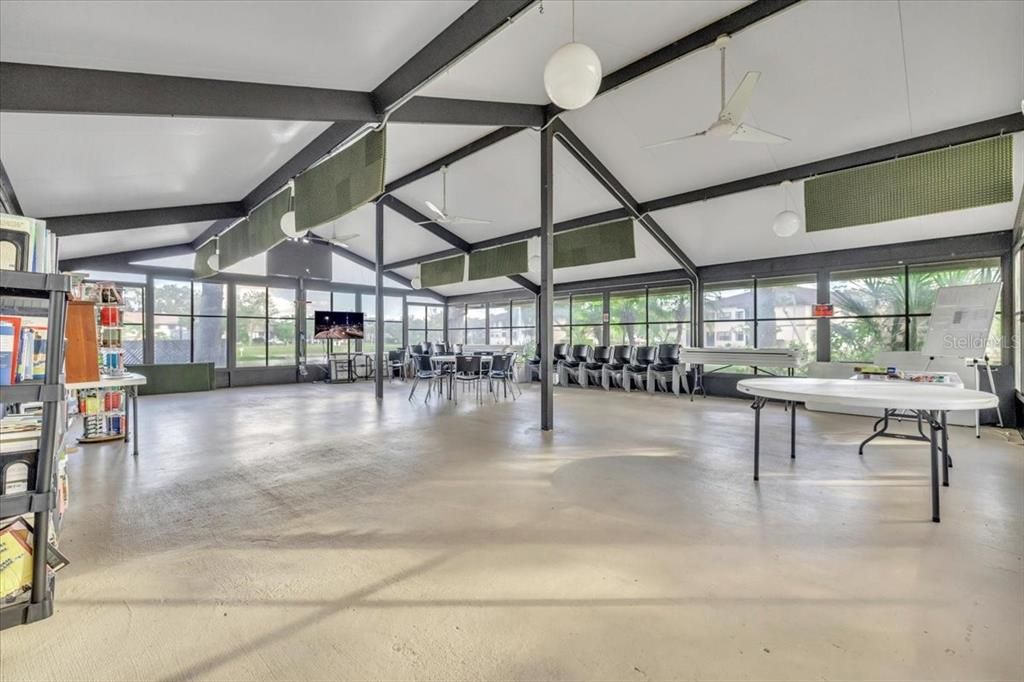 Под контрактом: $160,000 (2 спален, 2 ванн, 838 Квадратных фут)