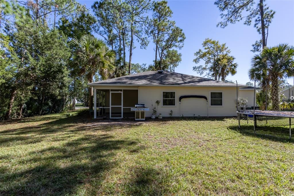 На продажу: $239,900 (2 спален, 2 ванн, 1058 Квадратных фут)