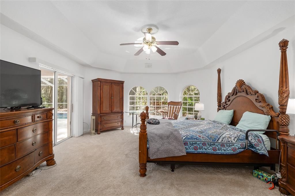 For Sale: $715,000 (3 beds, 3 baths, 2557 Square Feet)