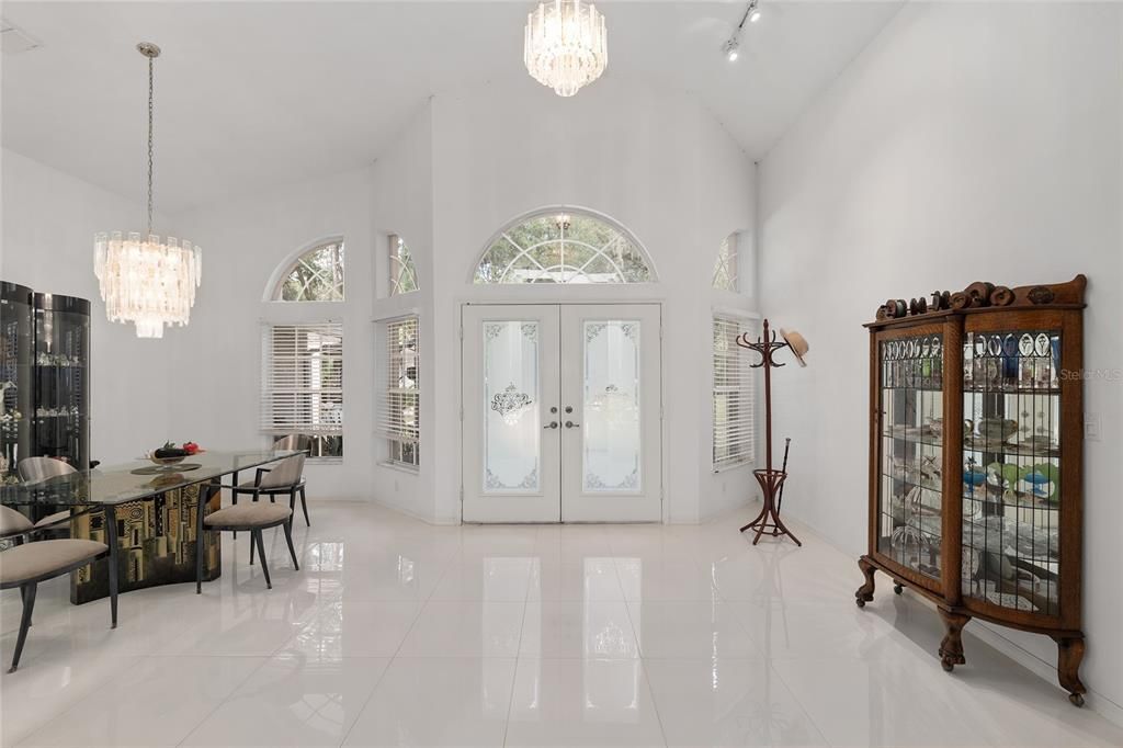 For Sale: $715,000 (3 beds, 3 baths, 2557 Square Feet)