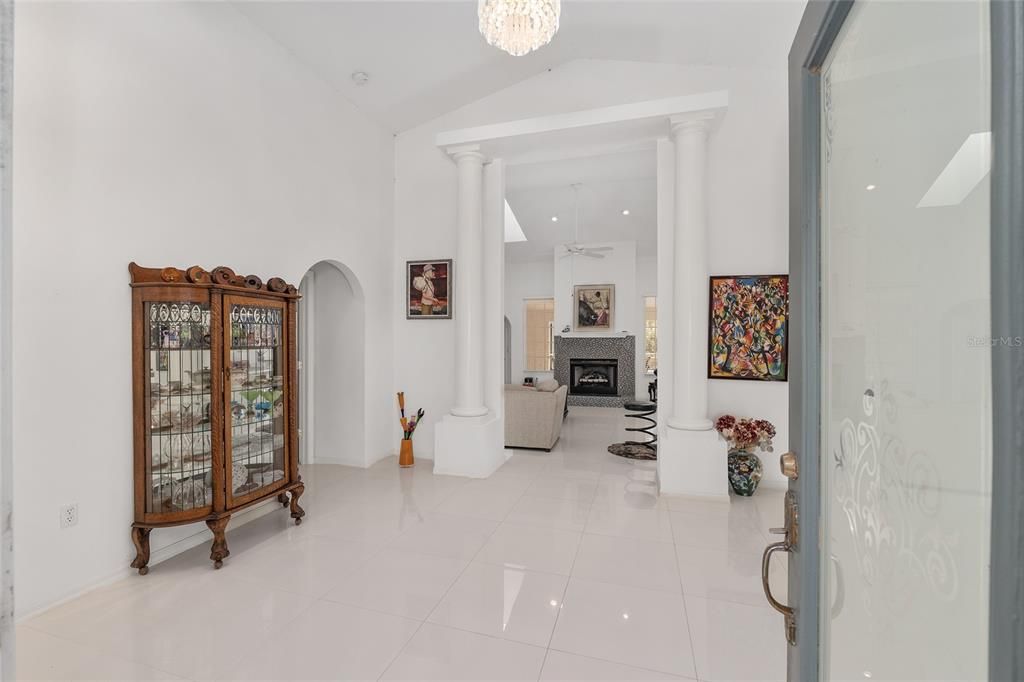 For Sale: $715,000 (3 beds, 3 baths, 2557 Square Feet)