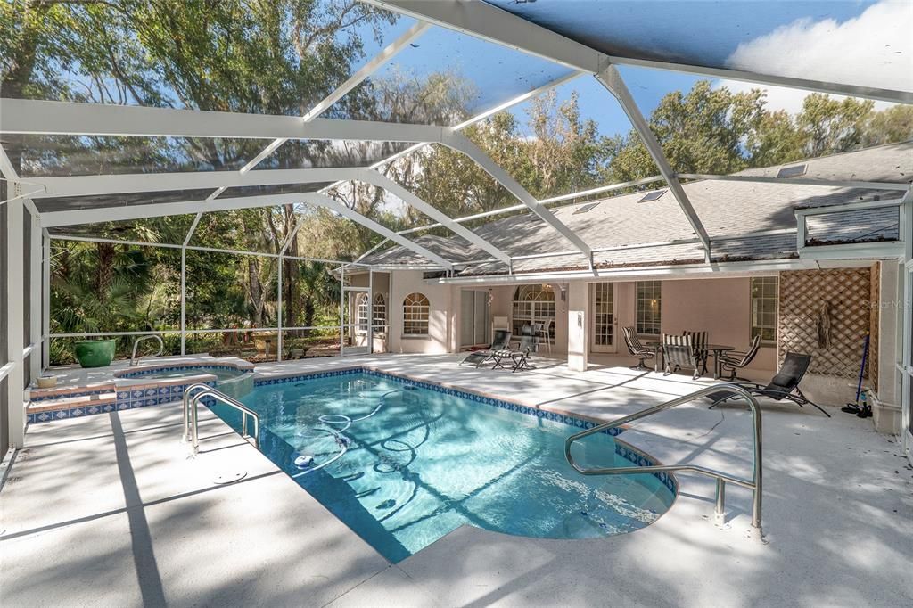 For Sale: $715,000 (3 beds, 3 baths, 2557 Square Feet)