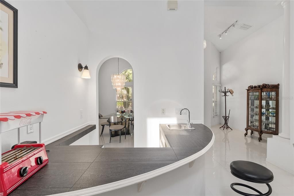 For Sale: $715,000 (3 beds, 3 baths, 2557 Square Feet)