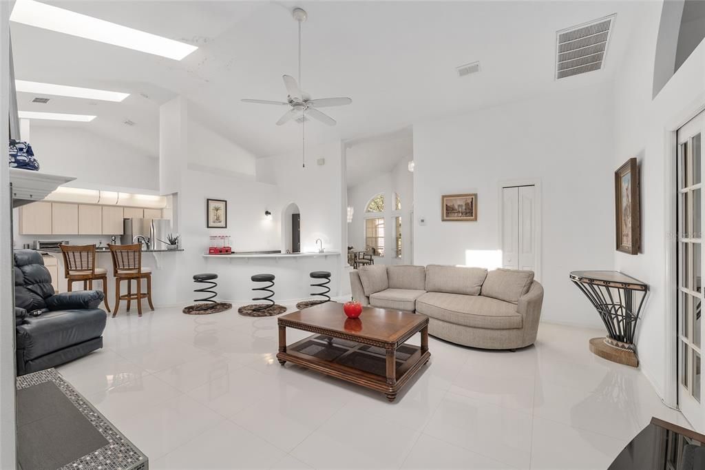 For Sale: $715,000 (3 beds, 3 baths, 2557 Square Feet)