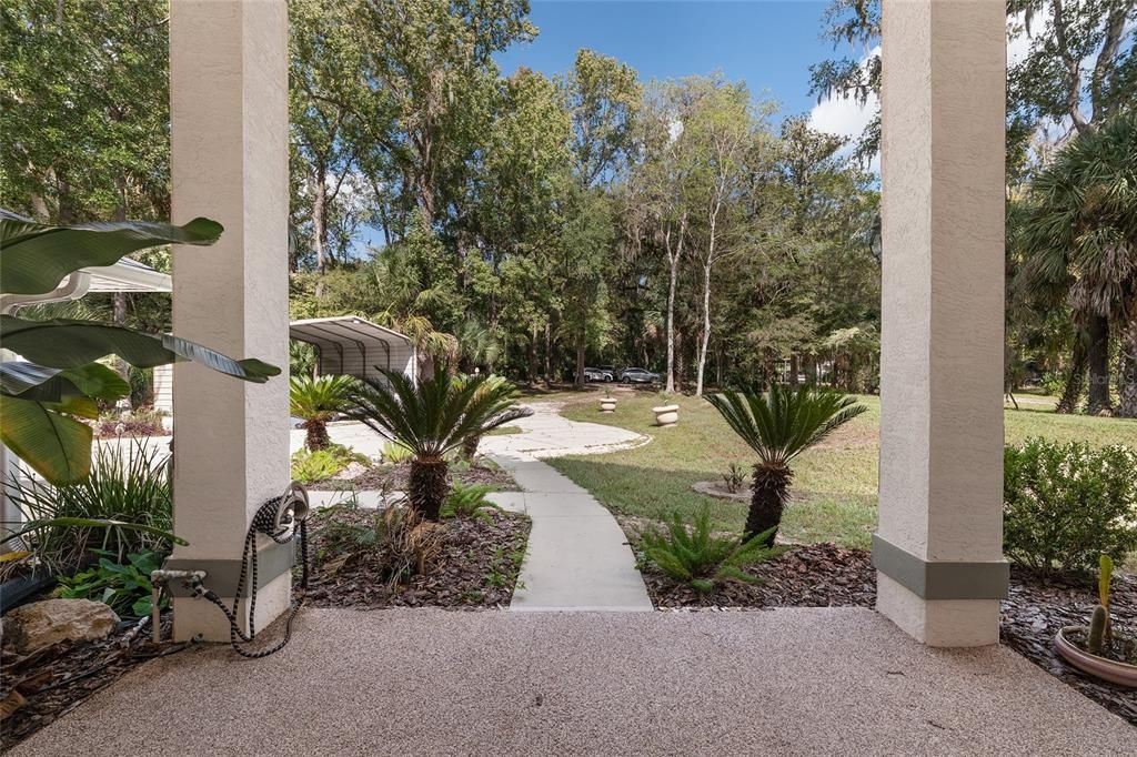 For Sale: $715,000 (3 beds, 3 baths, 2557 Square Feet)