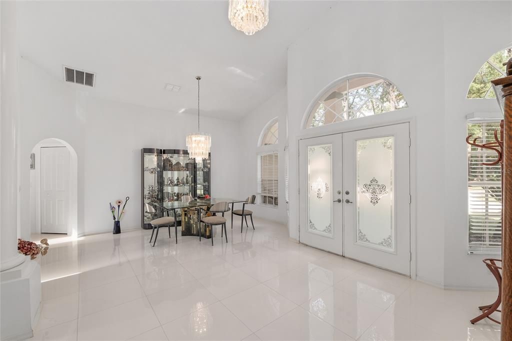 For Sale: $715,000 (3 beds, 3 baths, 2557 Square Feet)