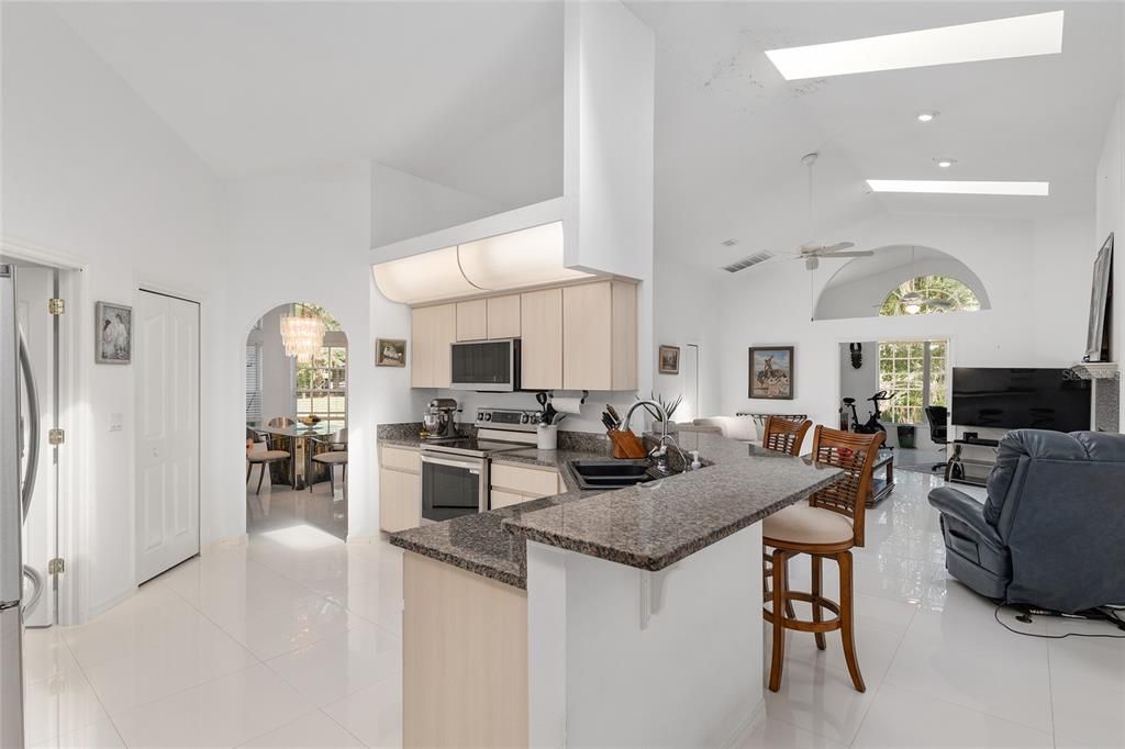 For Sale: $715,000 (3 beds, 3 baths, 2557 Square Feet)