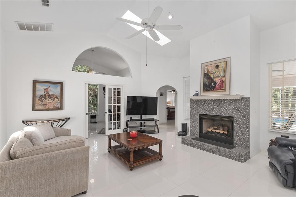 For Sale: $715,000 (3 beds, 3 baths, 2557 Square Feet)