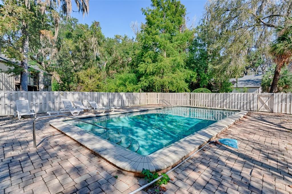 For Sale: $149,900 (3 beds, 2 baths, 1290 Square Feet)