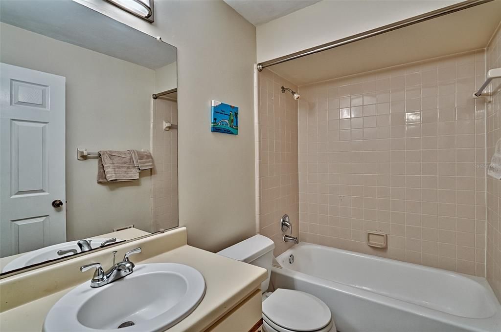 For Sale: $149,900 (3 beds, 2 baths, 1290 Square Feet)