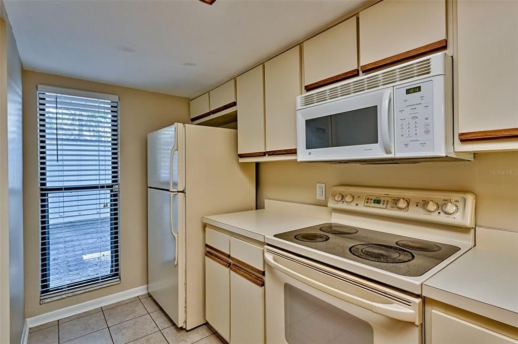 For Sale: $149,900 (3 beds, 2 baths, 1290 Square Feet)