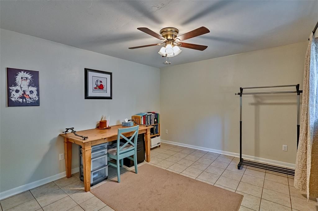 For Sale: $149,900 (3 beds, 2 baths, 1290 Square Feet)