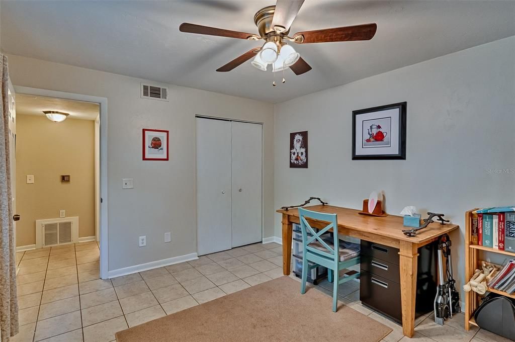 For Sale: $149,900 (3 beds, 2 baths, 1290 Square Feet)