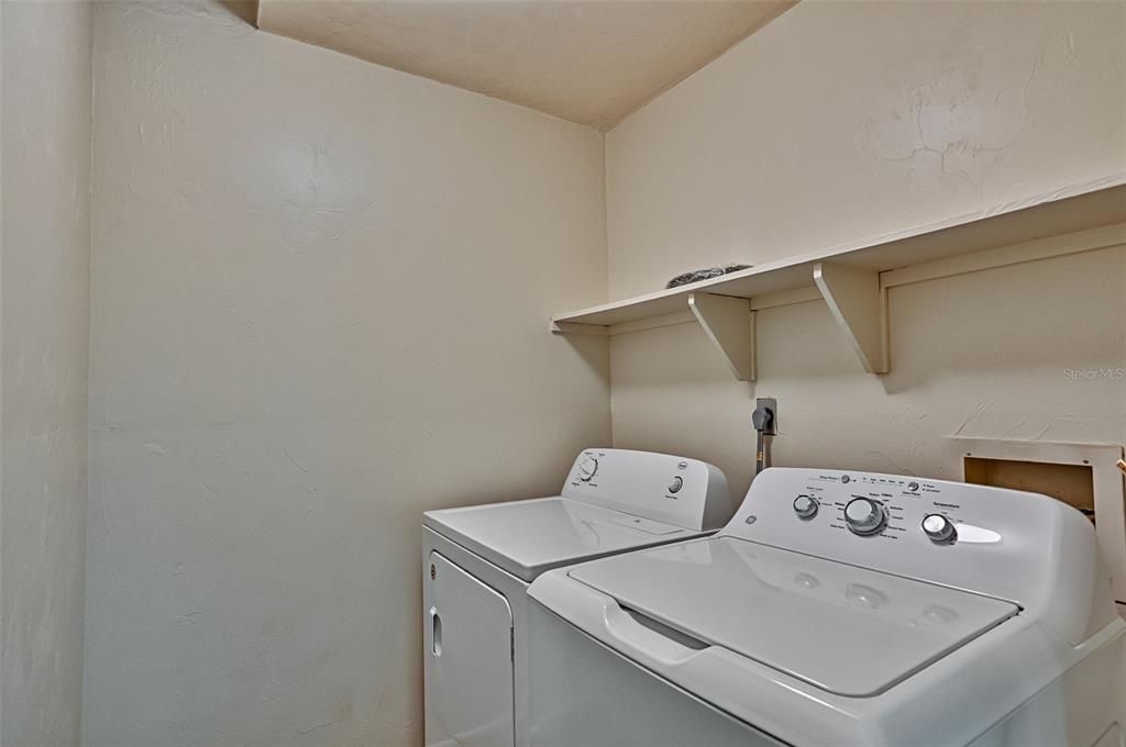 For Sale: $149,900 (3 beds, 2 baths, 1290 Square Feet)